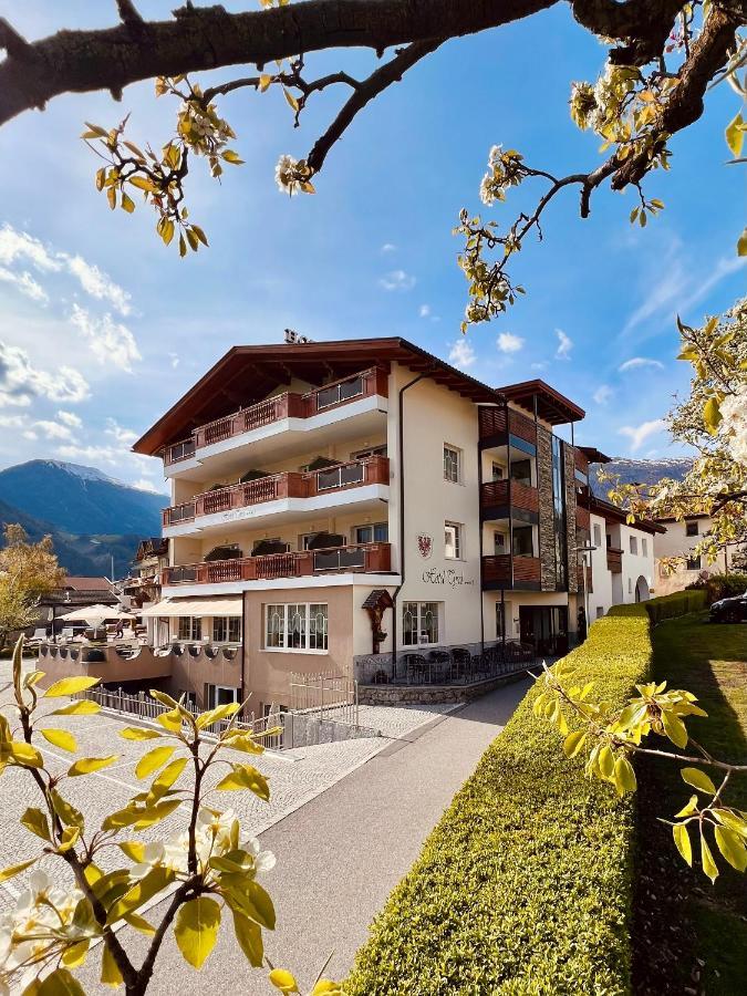 Hotel Tyrol Malles Venosta Exterior photo