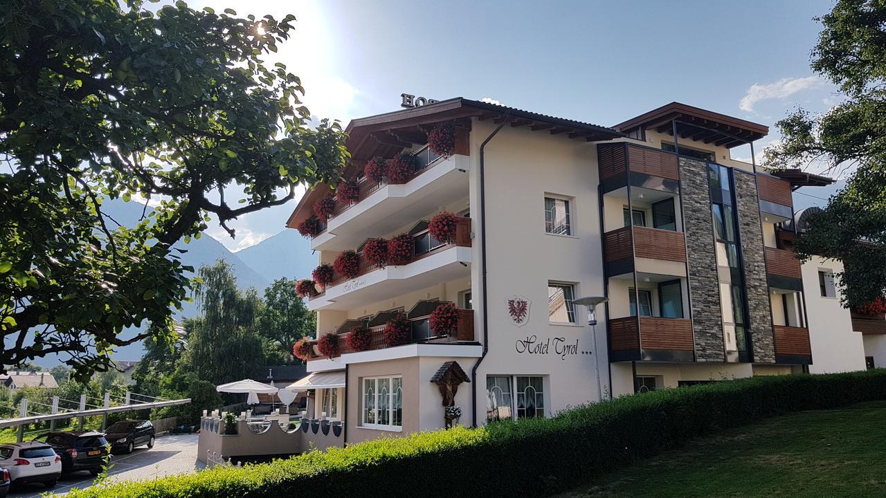 Hotel Tyrol Malles Venosta Exterior photo